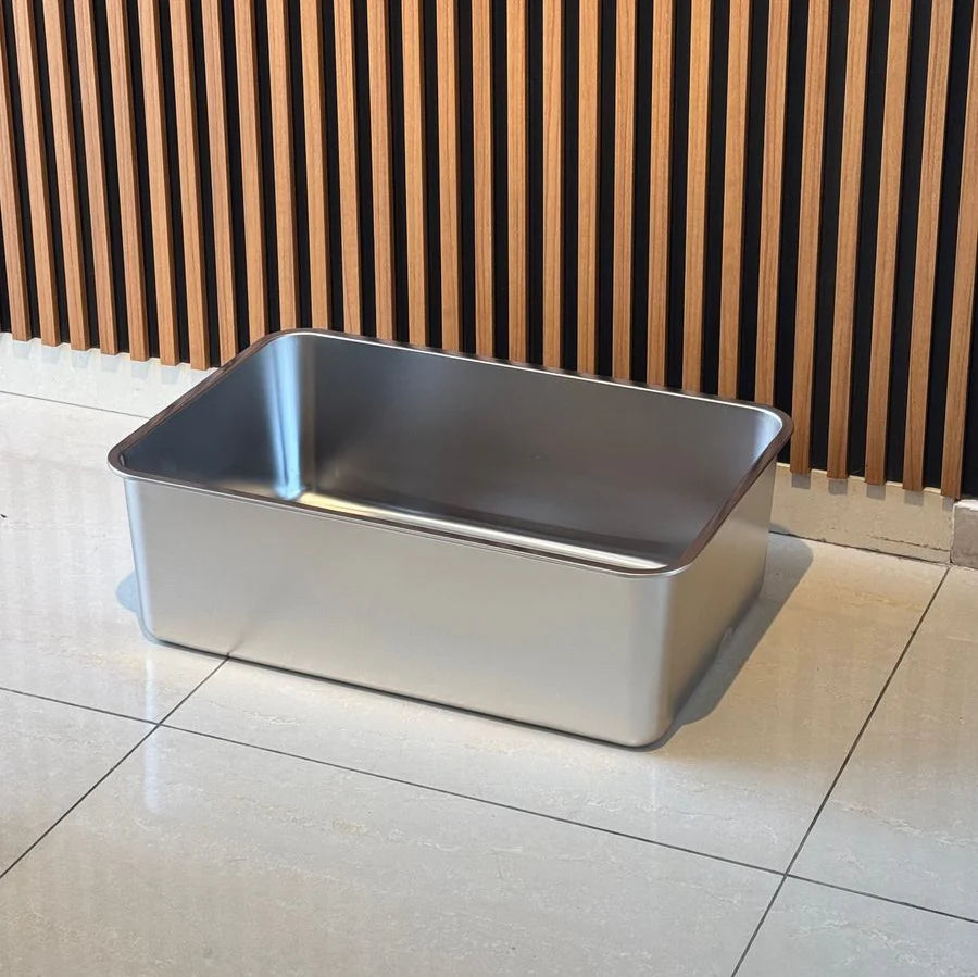 Open / high-sided stainless steel litter box